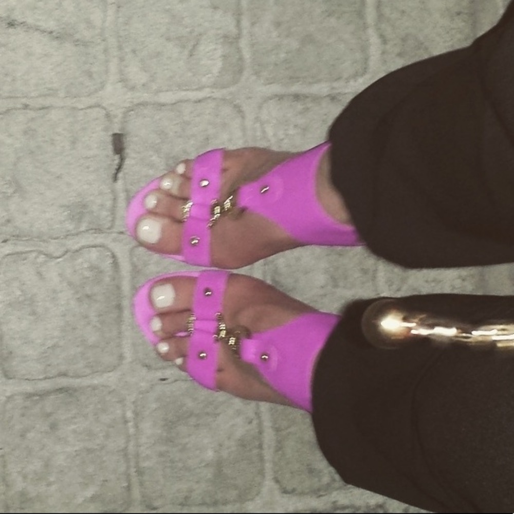 Hot pink Nine West heels